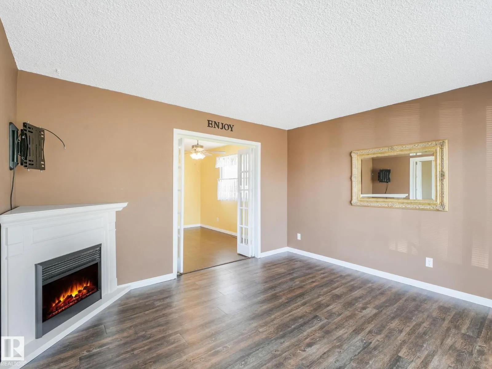 7415 84 AV NW