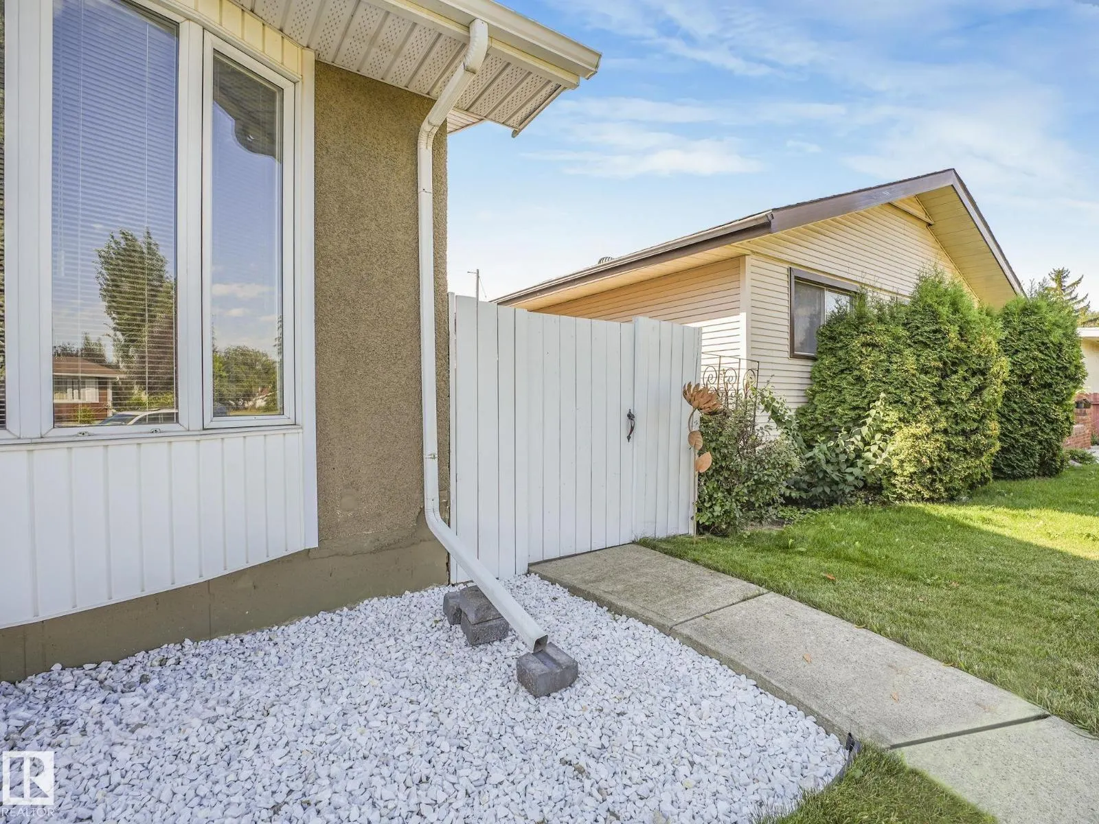 7415 84 AV NW