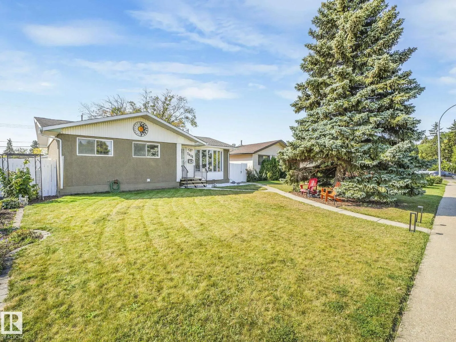 7415 84 AV NW