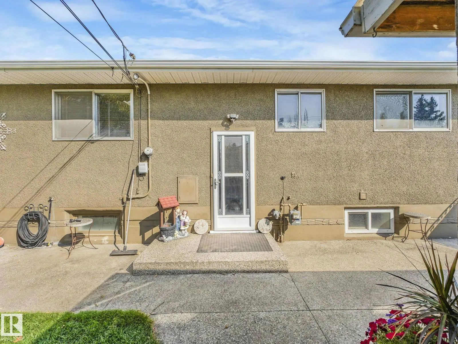 7415 84 AV NW