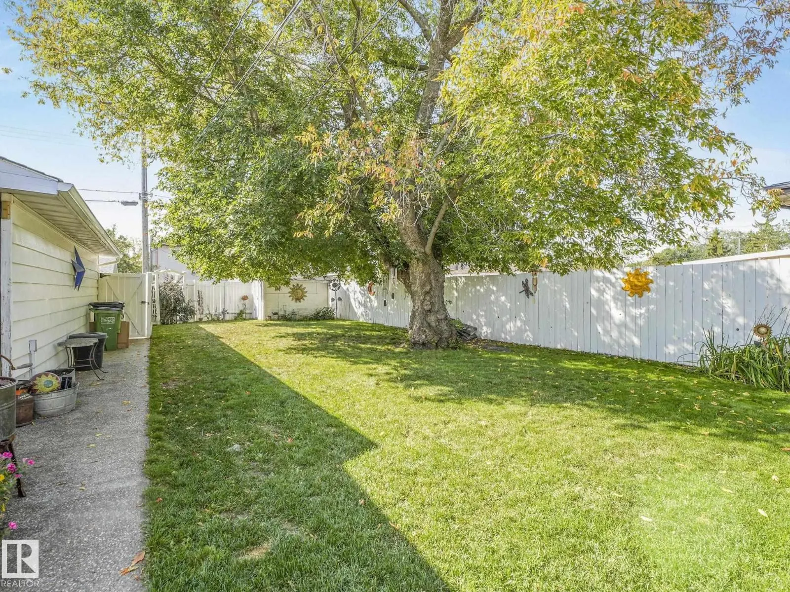 7415 84 AV NW