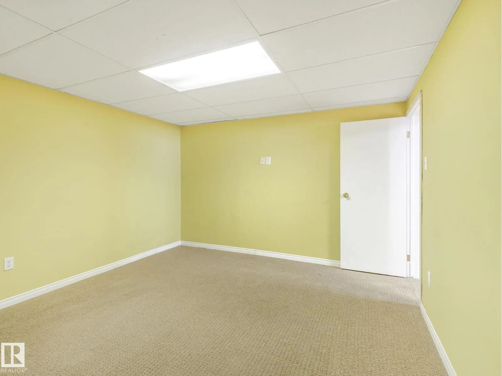 7415 84 AV NW