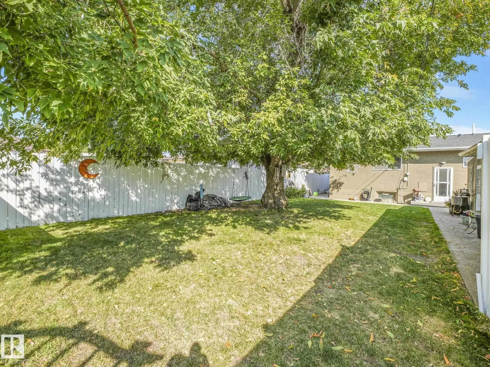 7415 84 AV NW