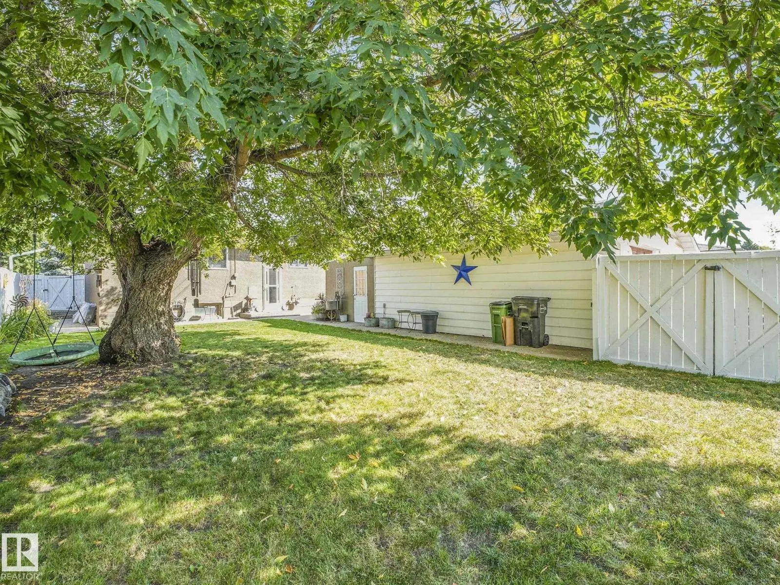 7415 84 AV NW