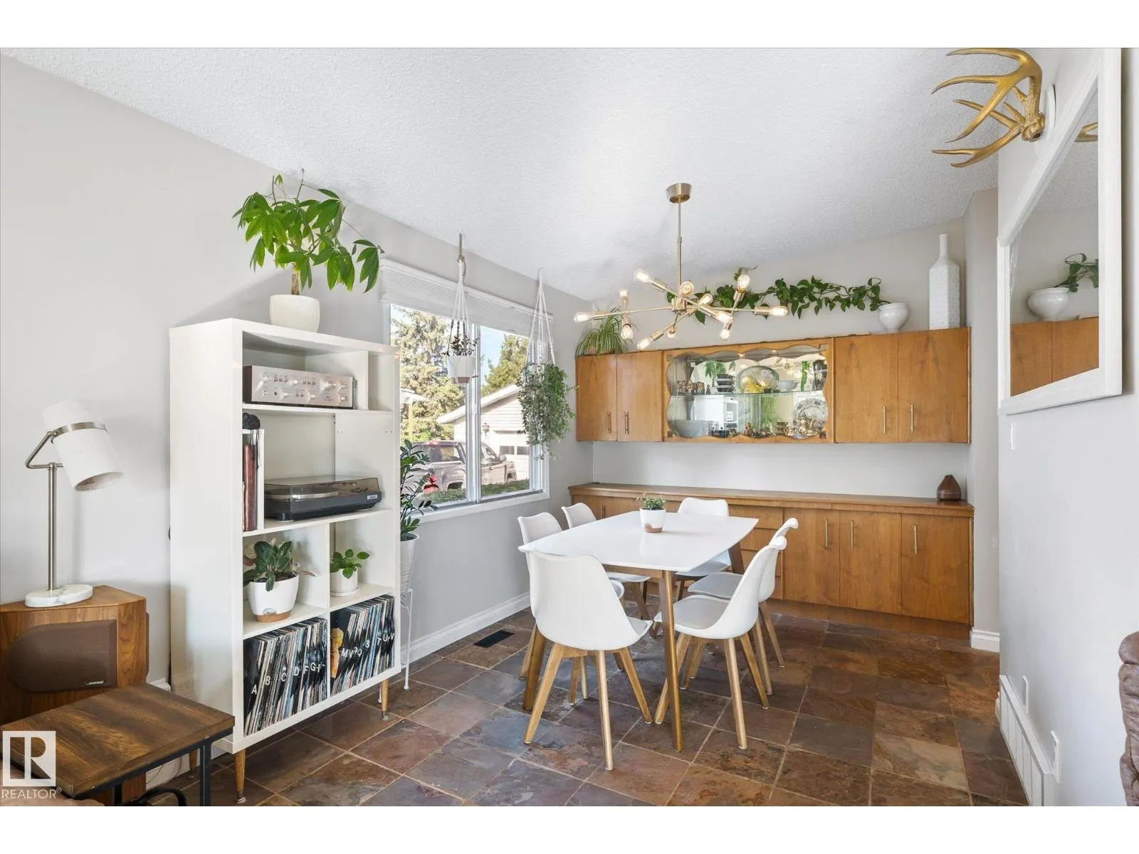 31 LORRAINE CR