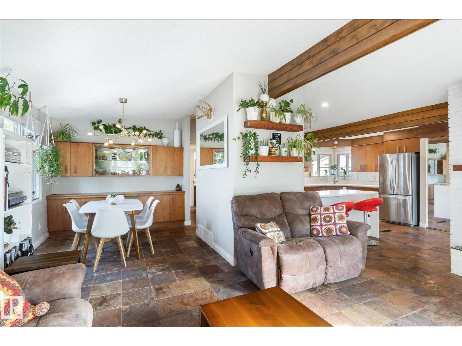 31 LORRAINE CR