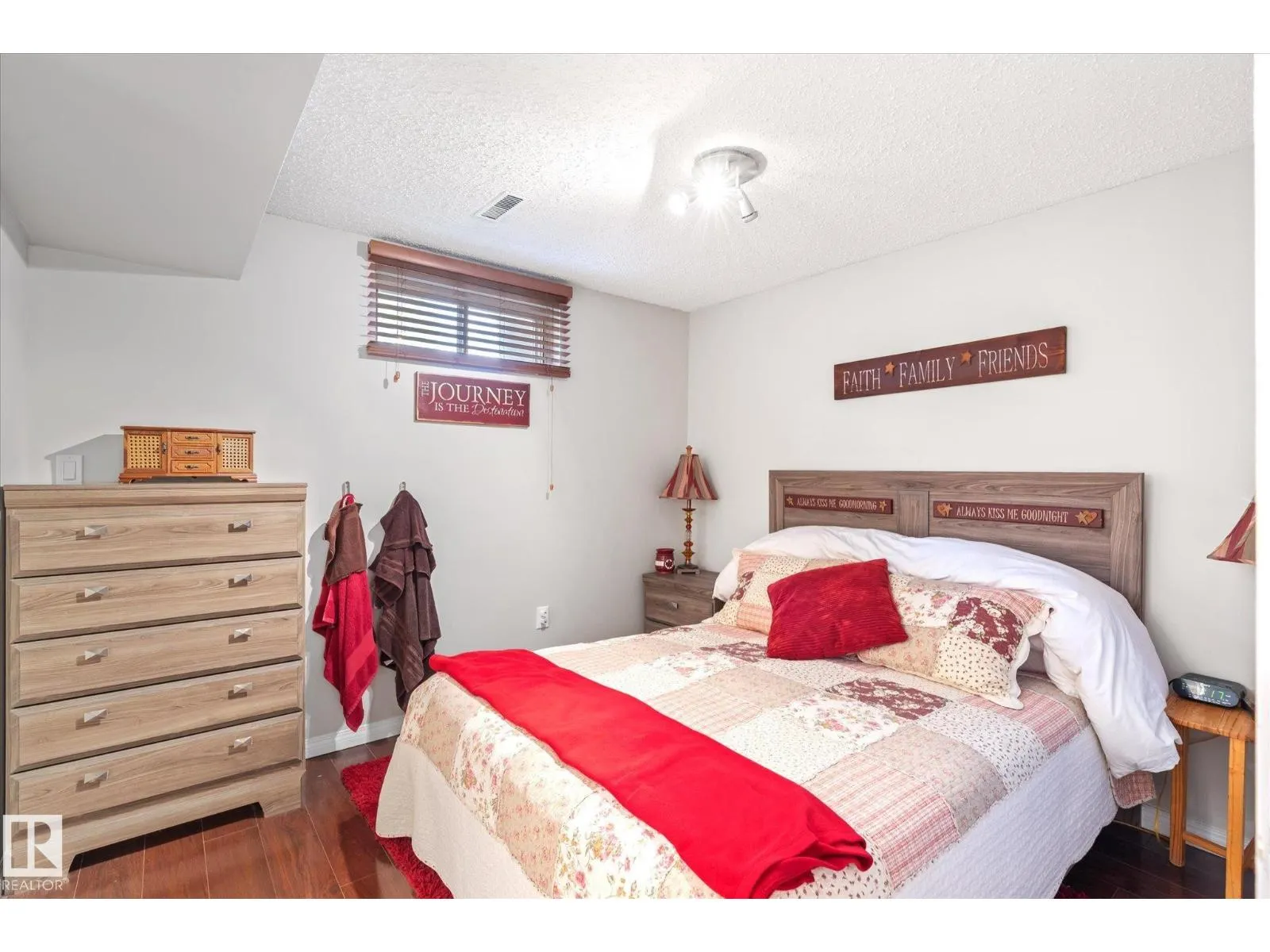 31 LORRAINE CR