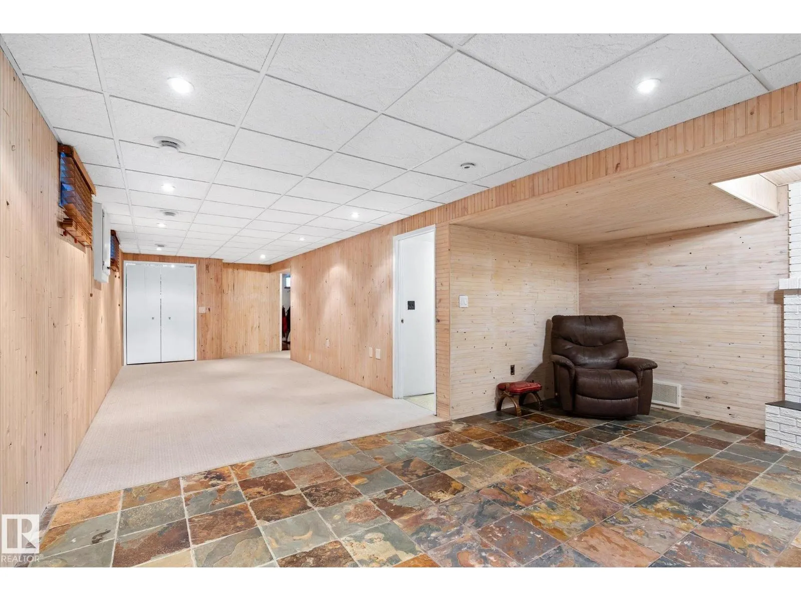 31 LORRAINE CR
