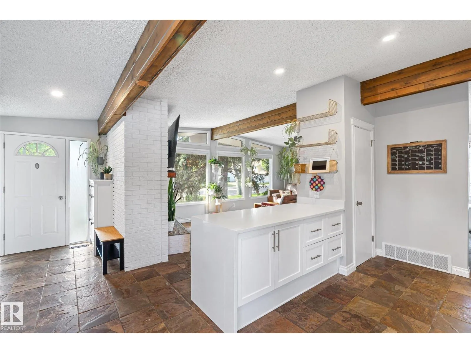 31 LORRAINE CR