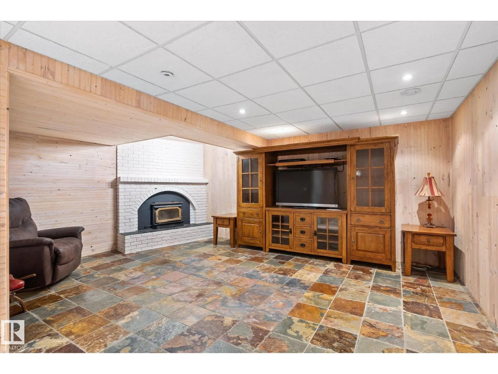 31 LORRAINE CR