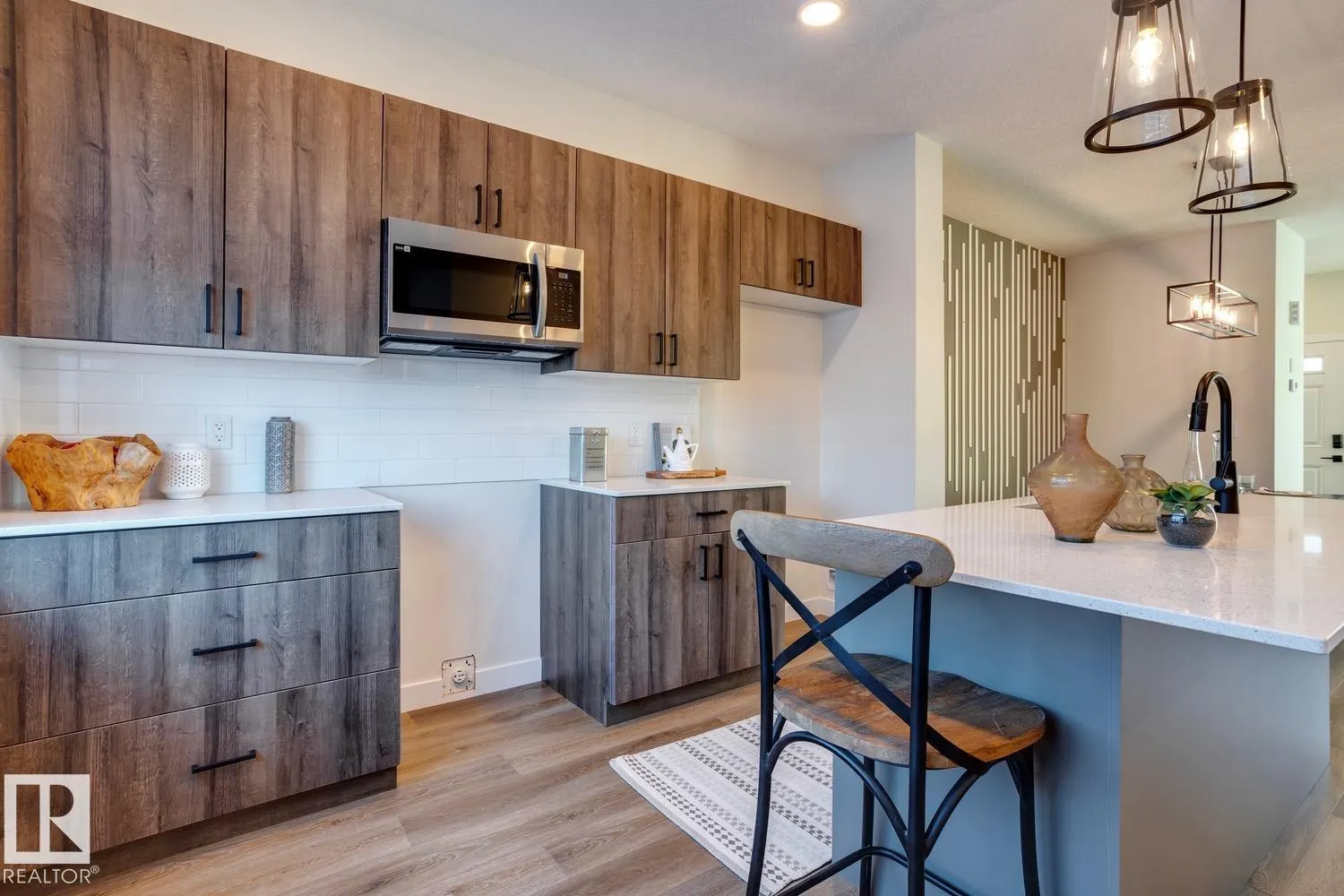 28 HUNTER PL