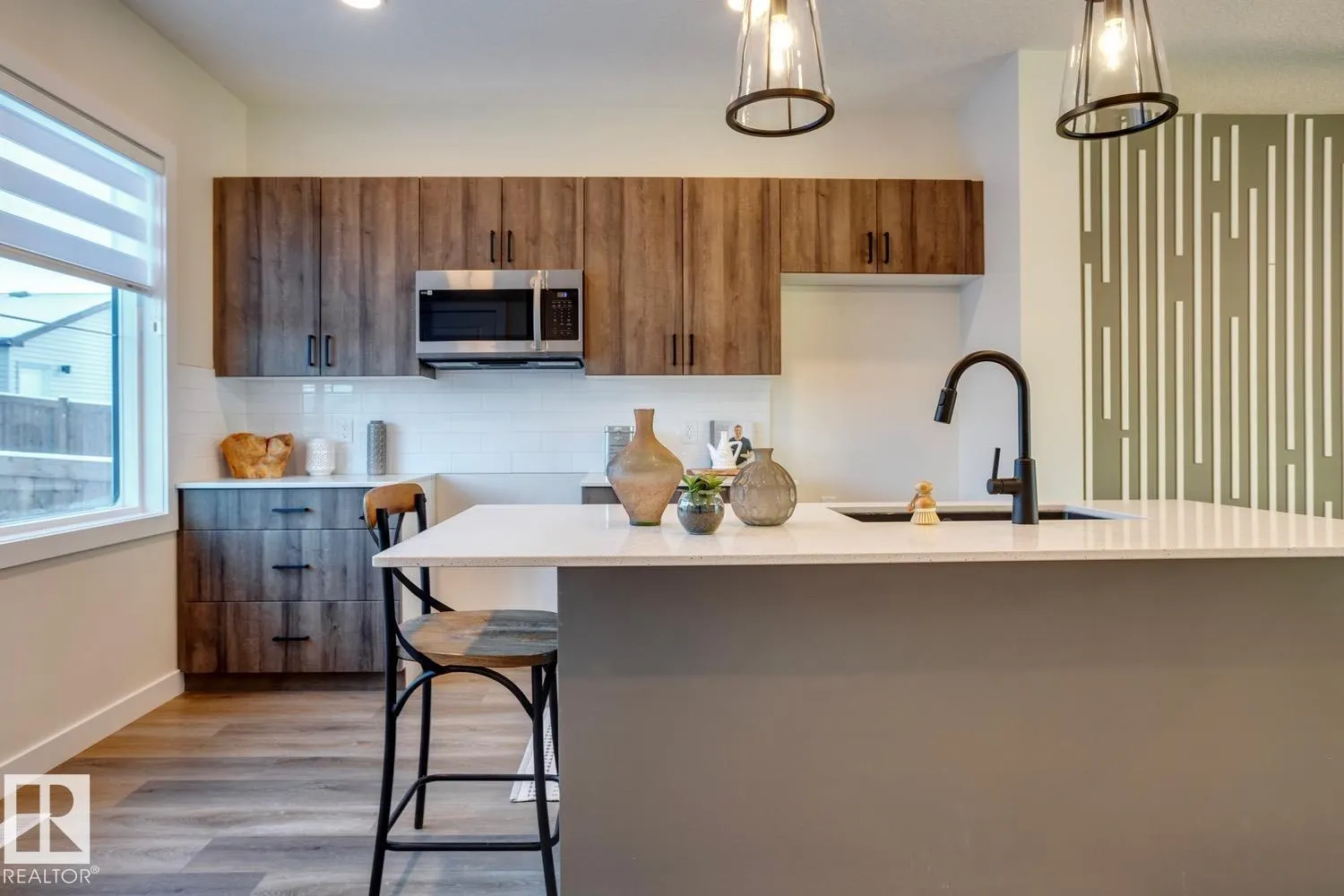 28 HUNTER PL