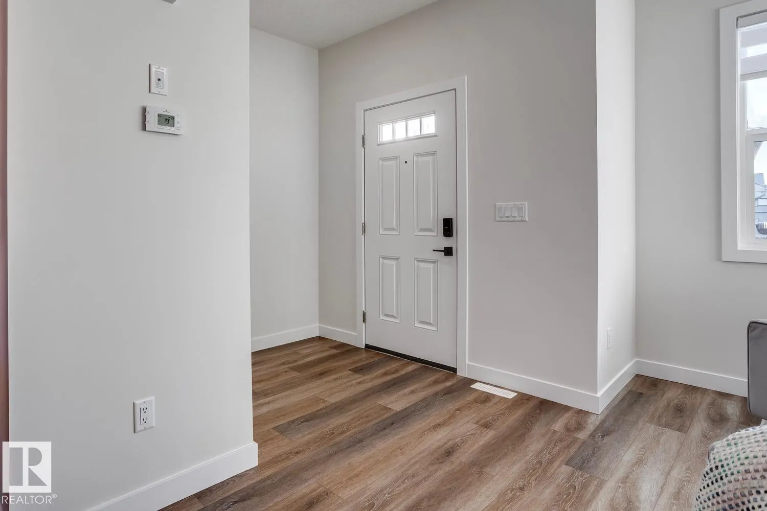 28 HUNTER PL