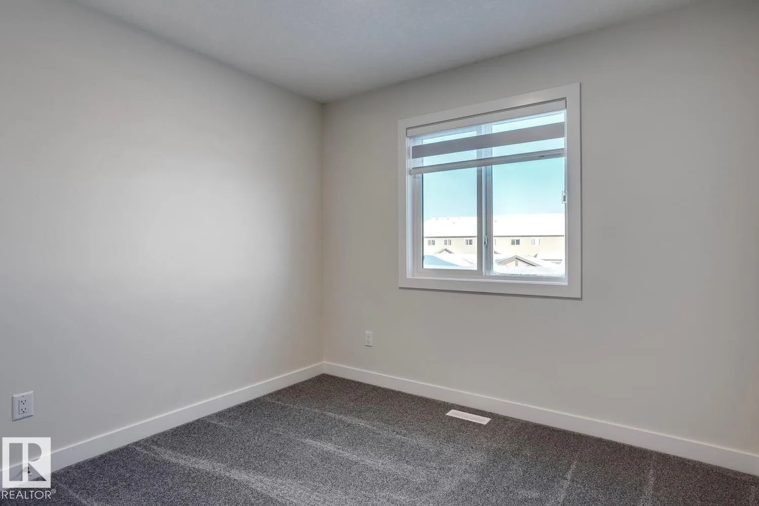 28 HUNTER PL