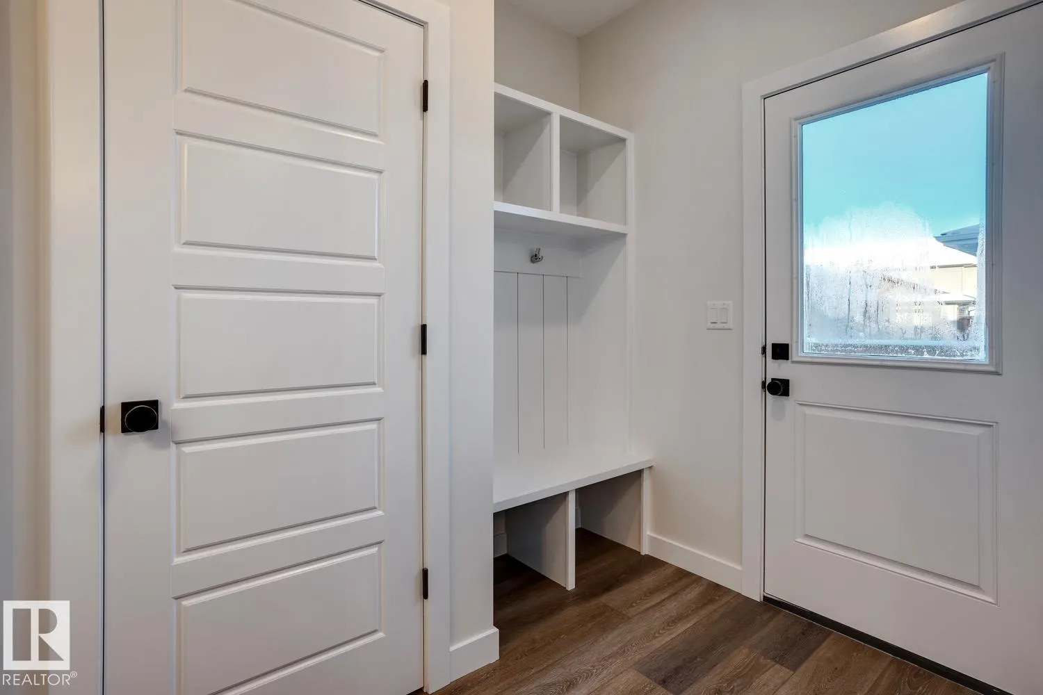 28 HUNTER PL