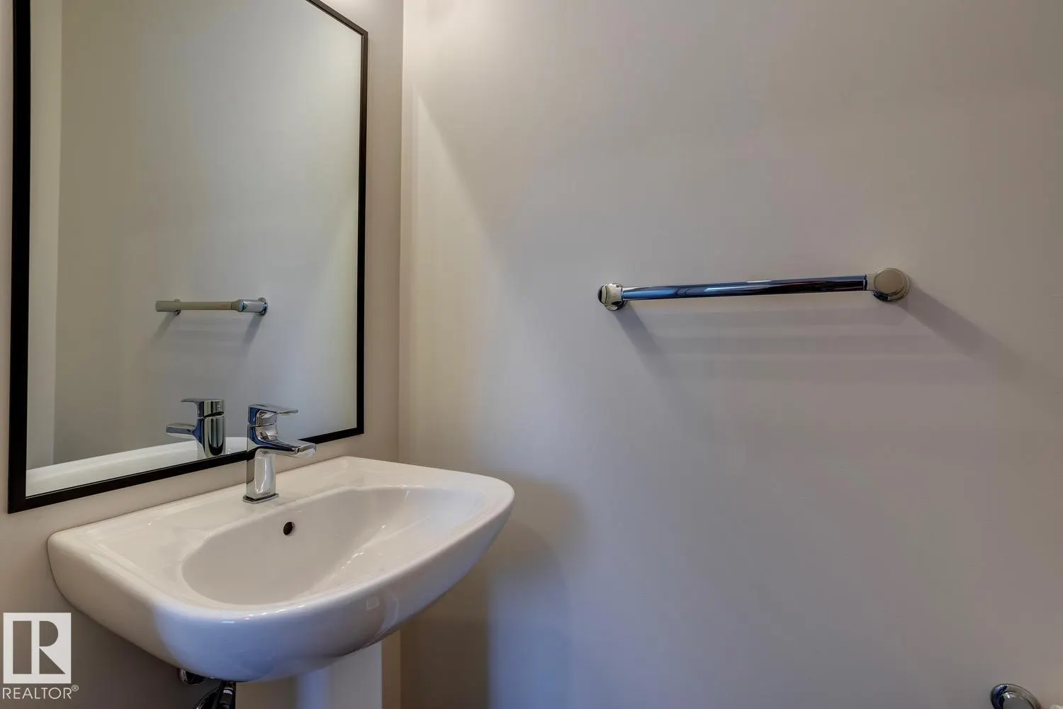 28 HUNTER PL