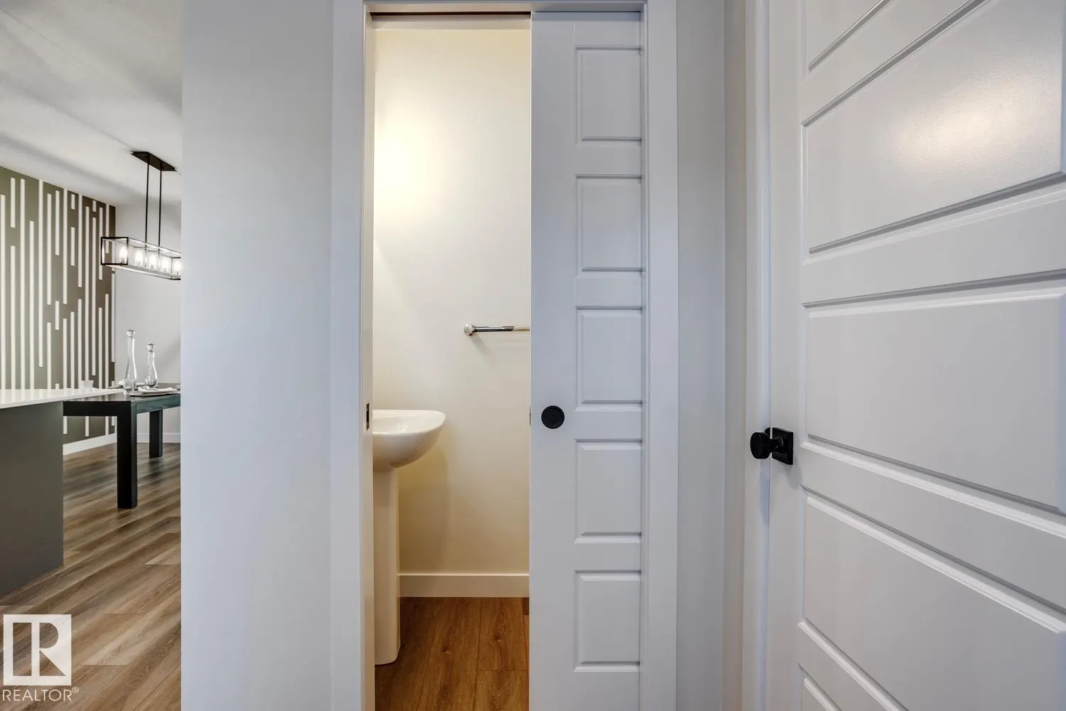 28 HUNTER PL
