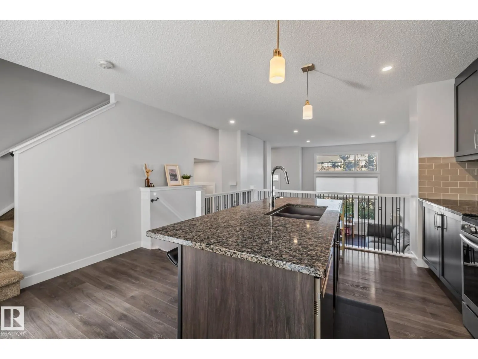 9655 225 ST NW
