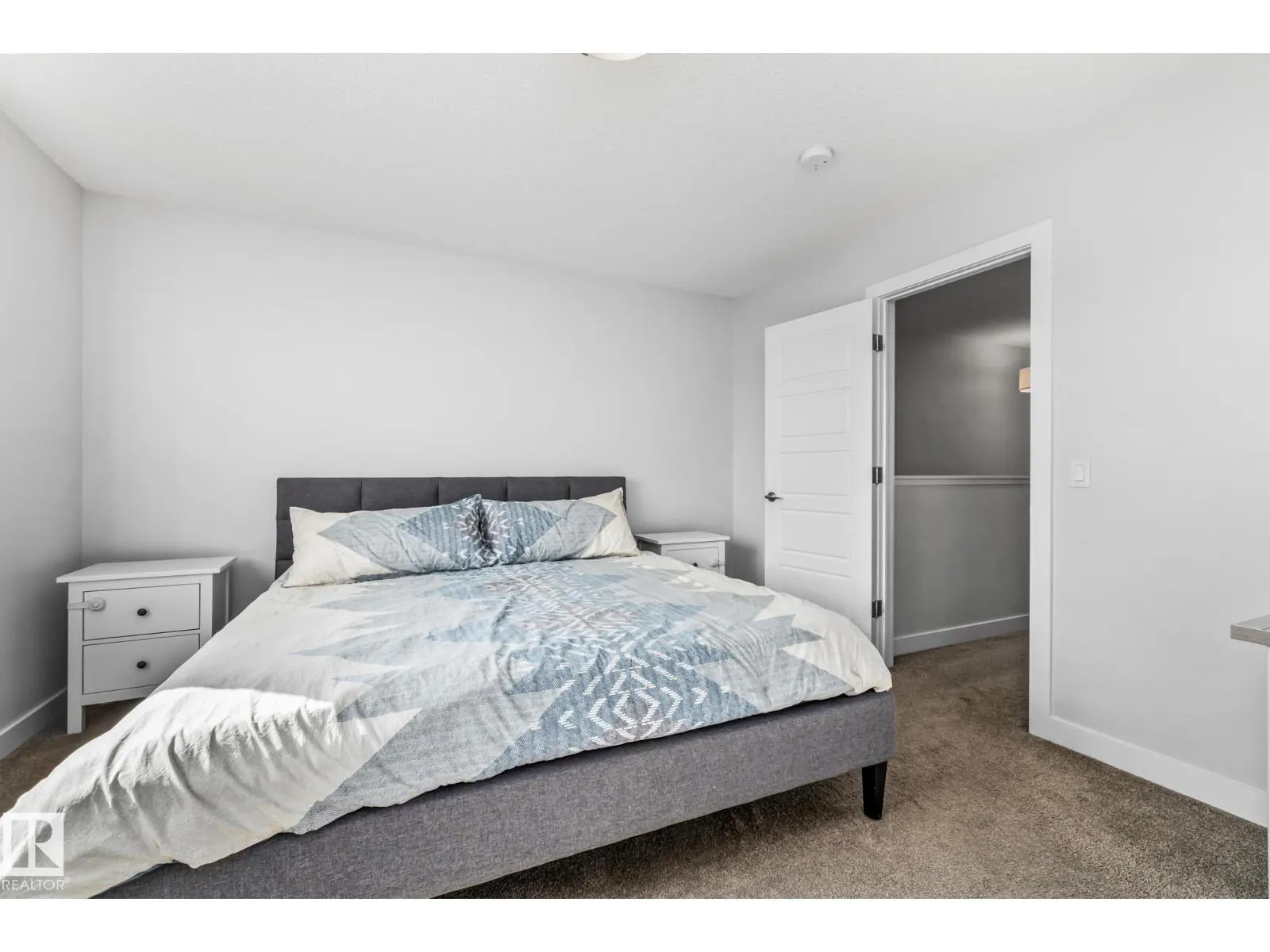 9655 225 ST NW