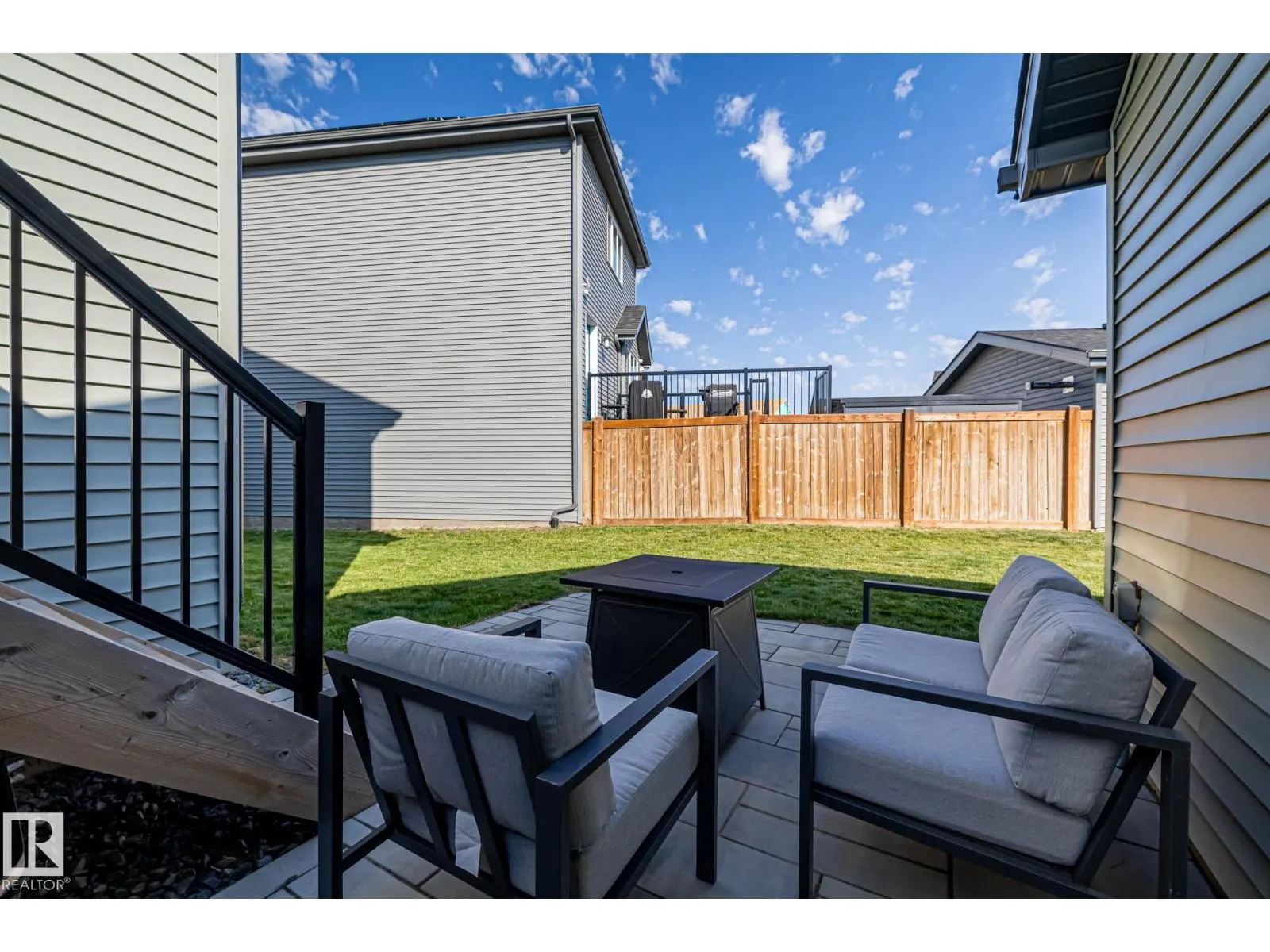 9655 225 ST NW