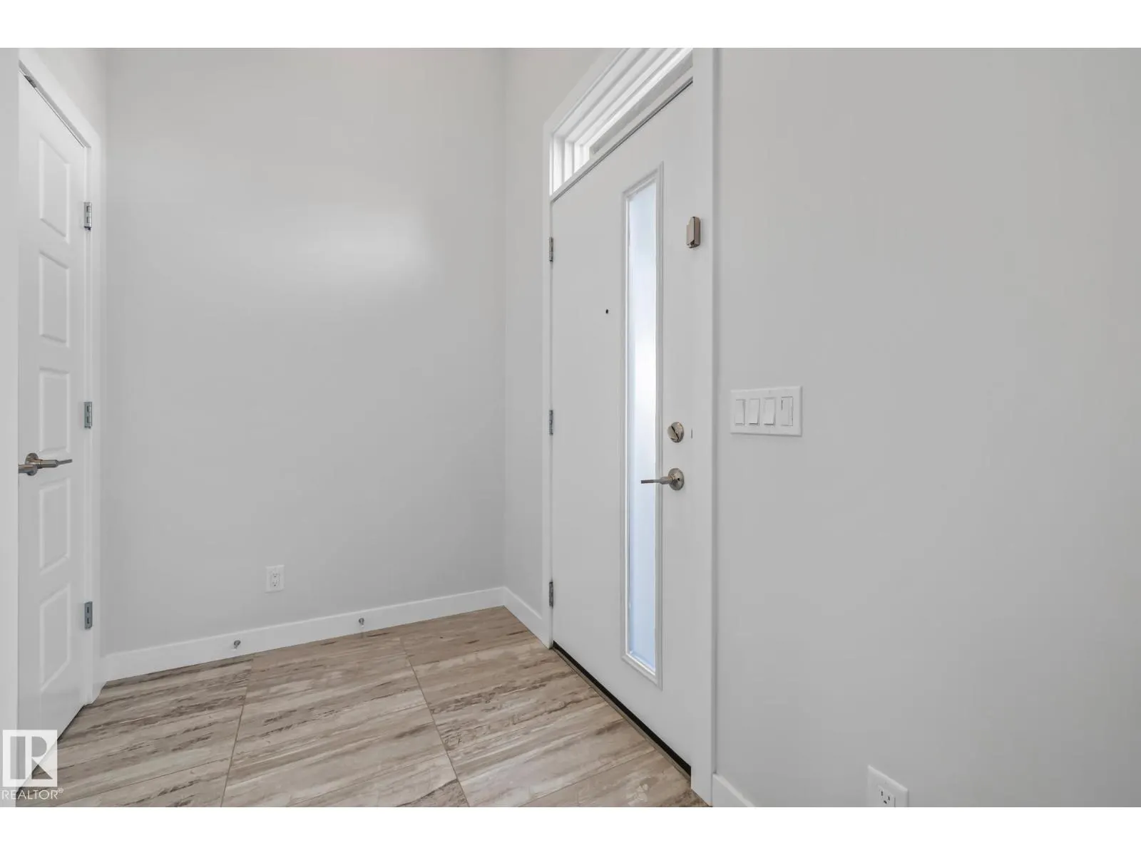 9655 225 ST NW