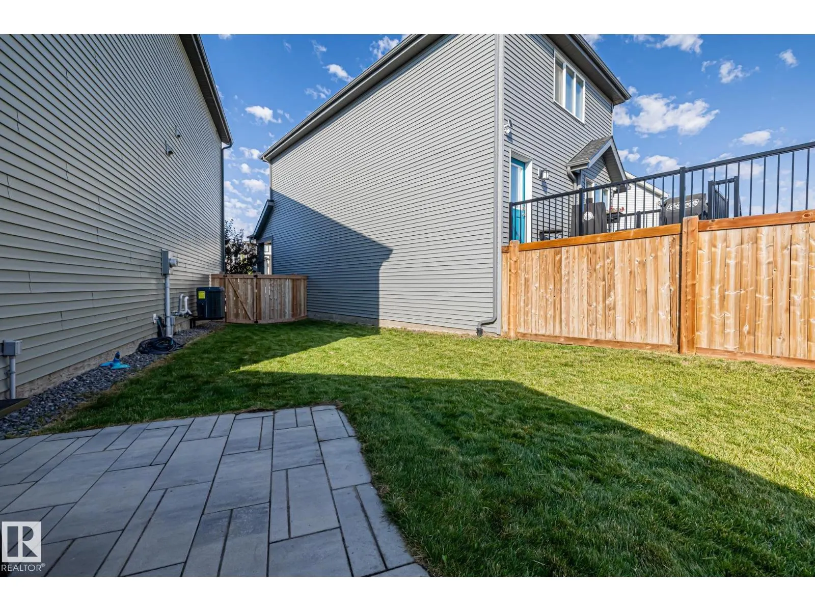9655 225 ST NW