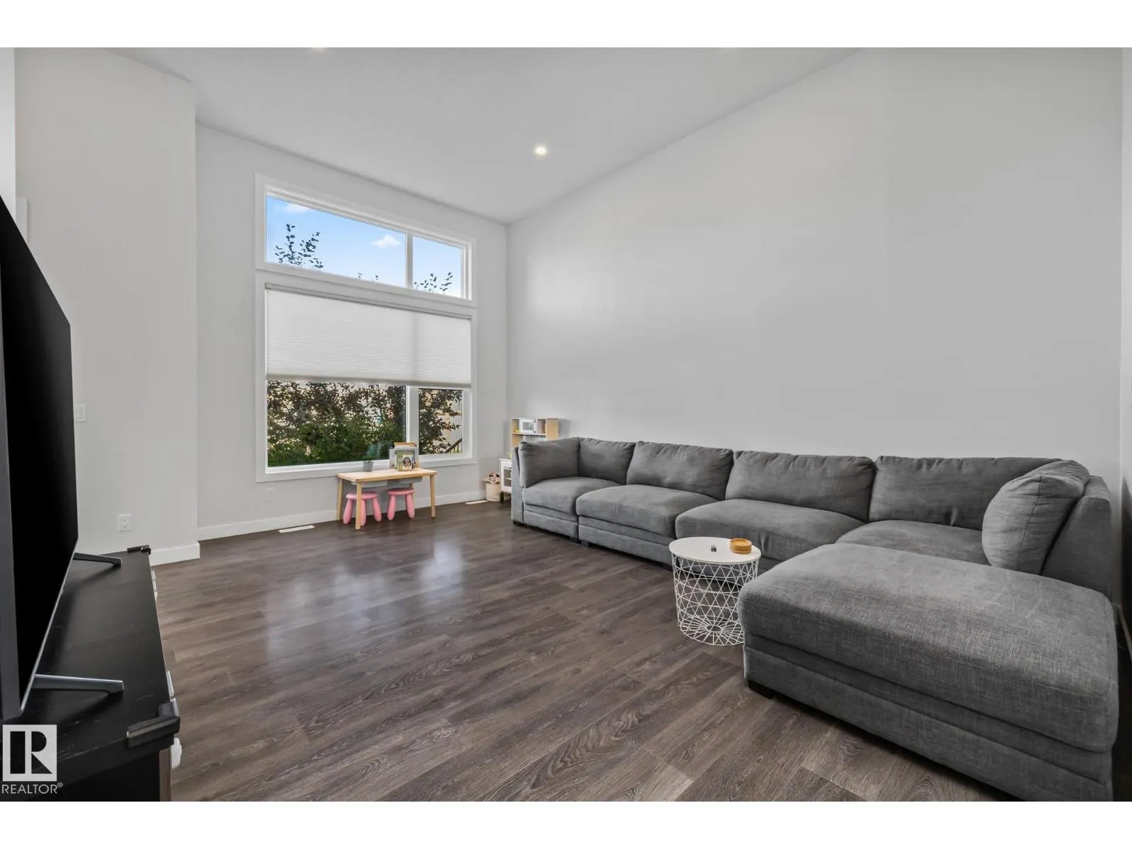 9655 225 ST NW