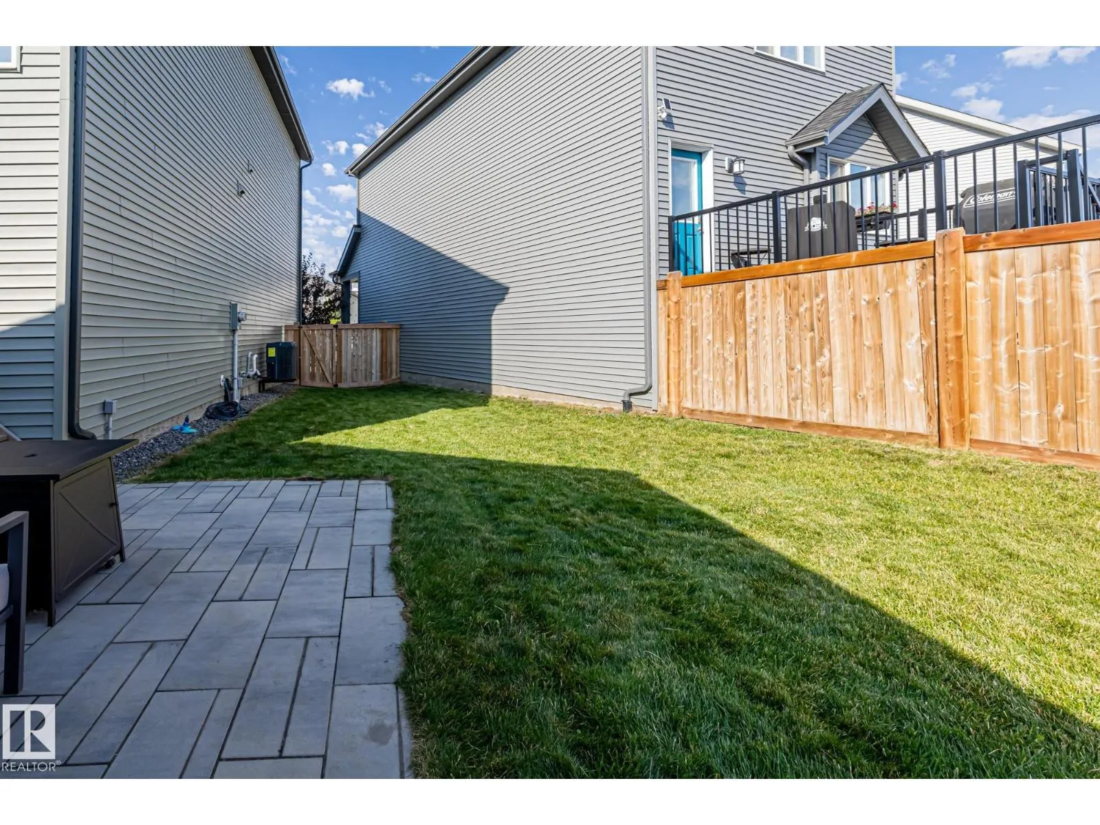 9655 225 ST NW