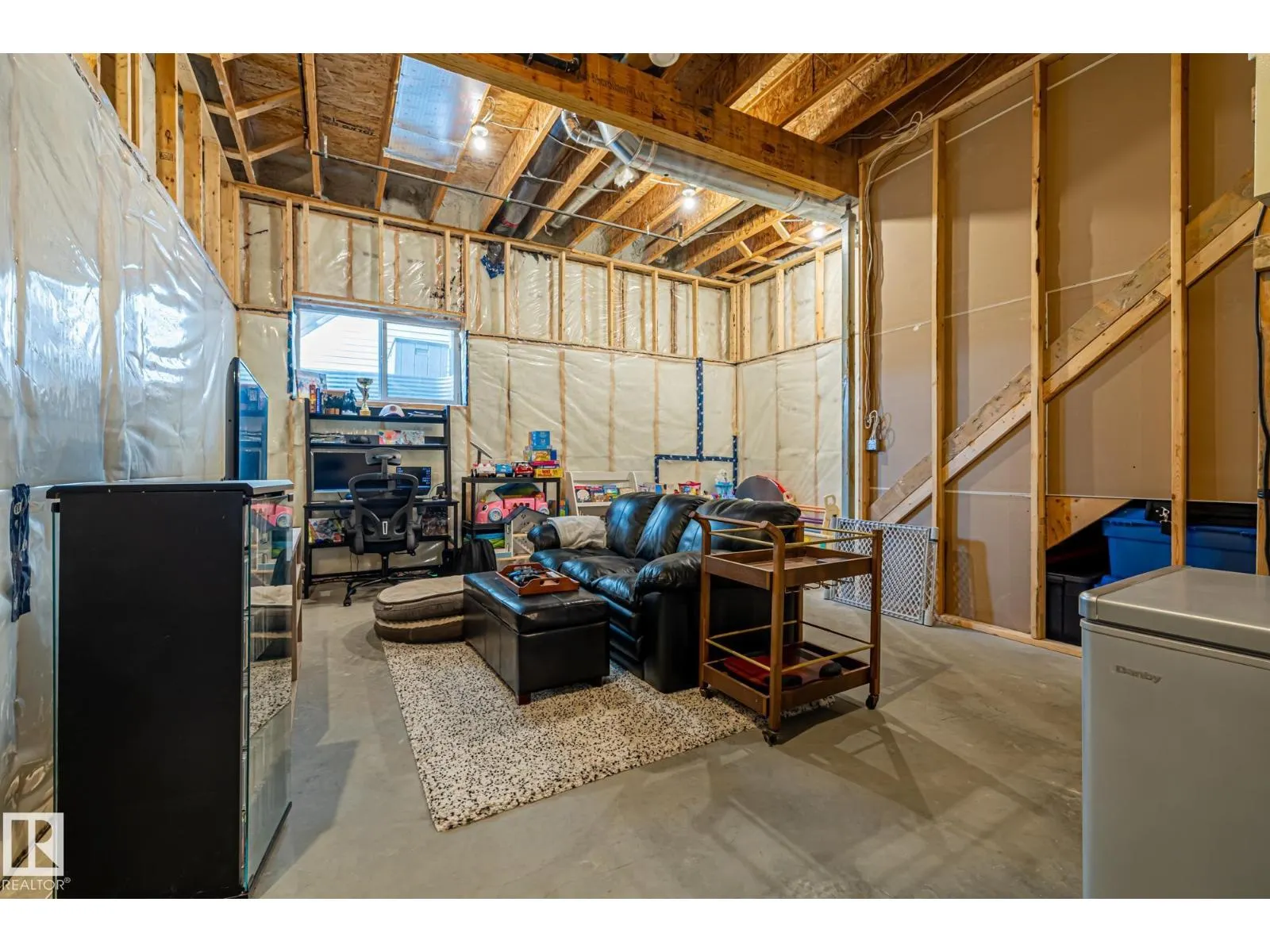 9655 225 ST NW