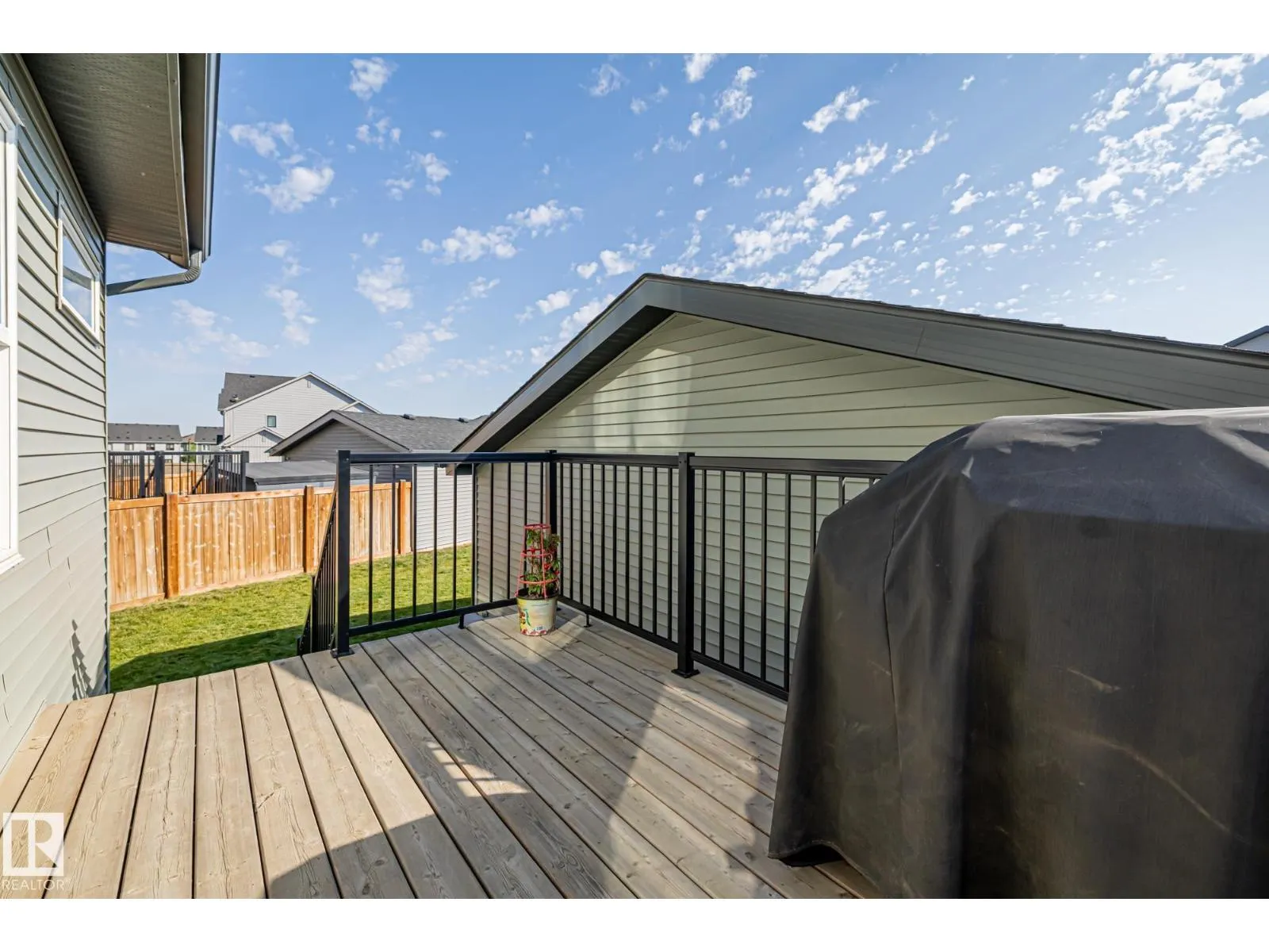 9655 225 ST NW