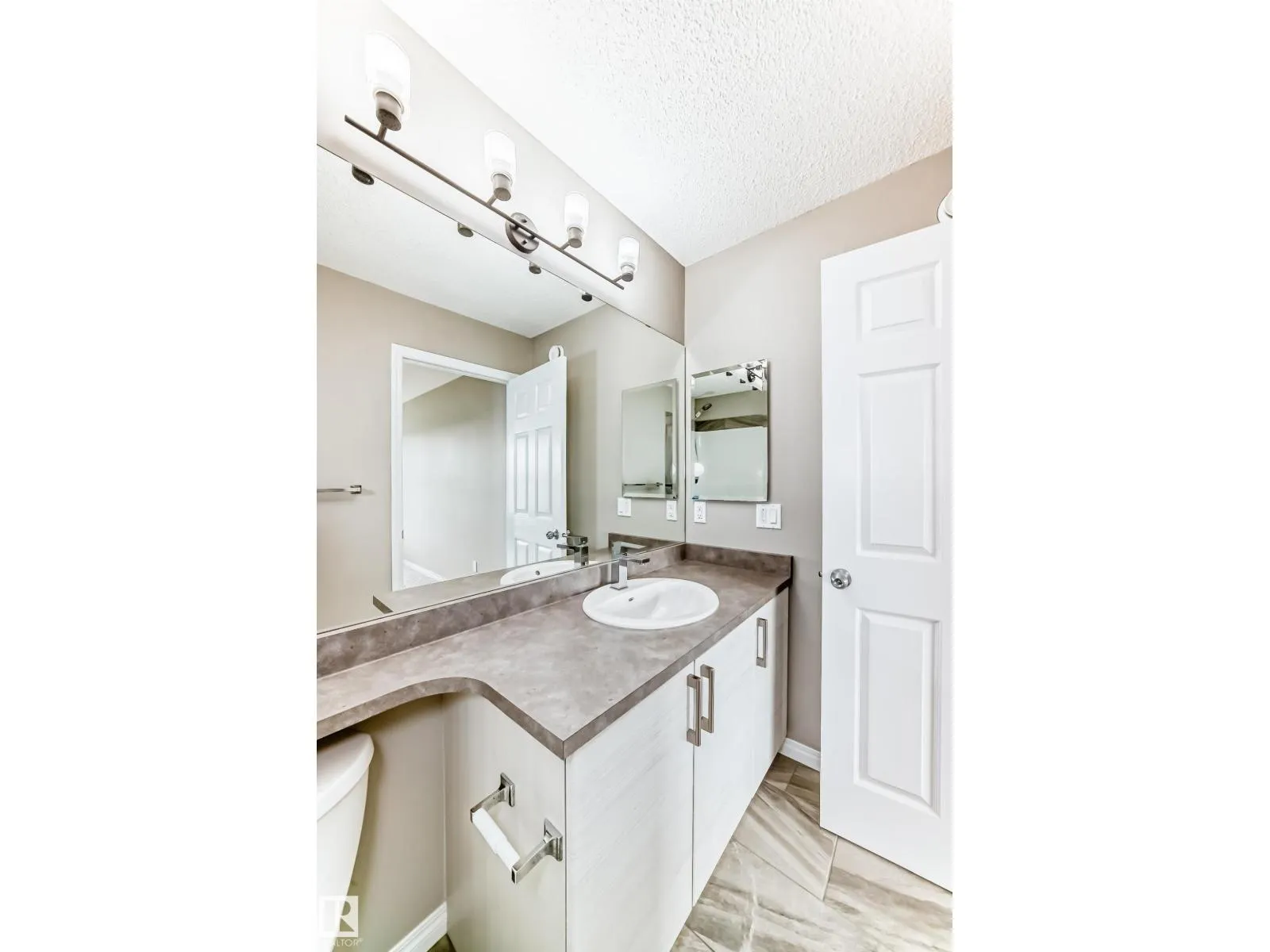 2271 PRICE LN SW
