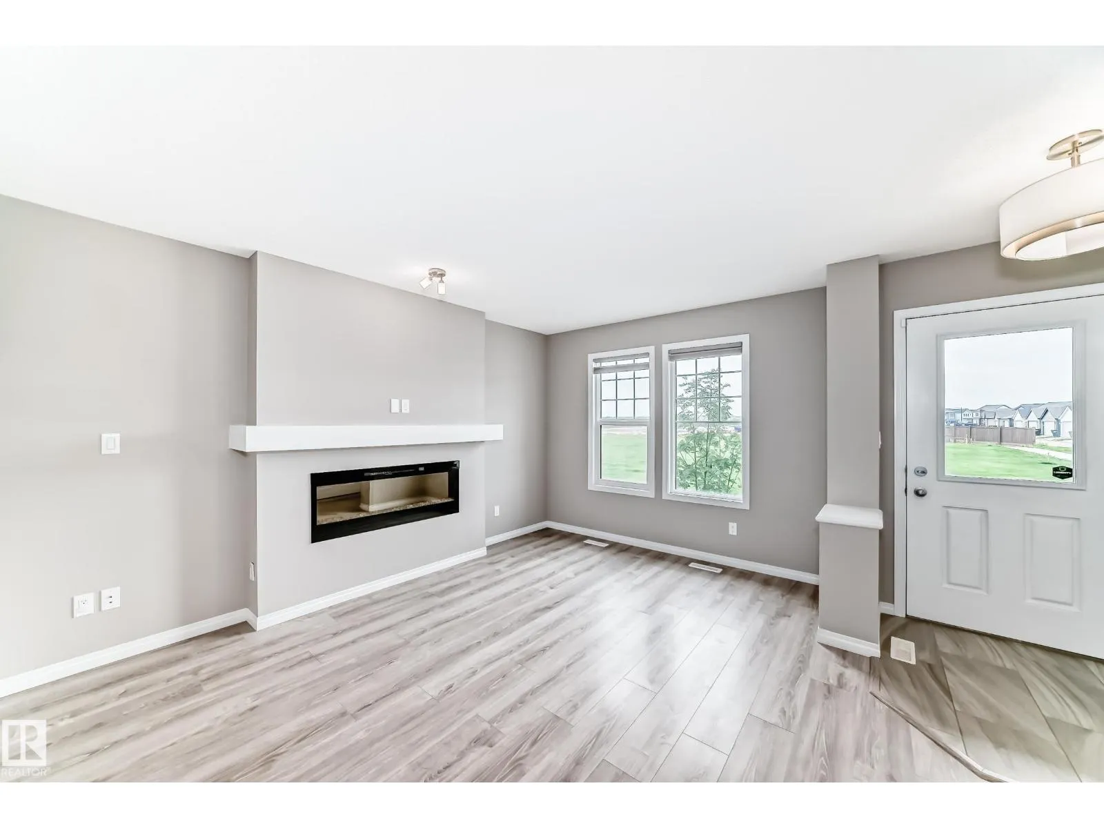 2271 PRICE LN SW