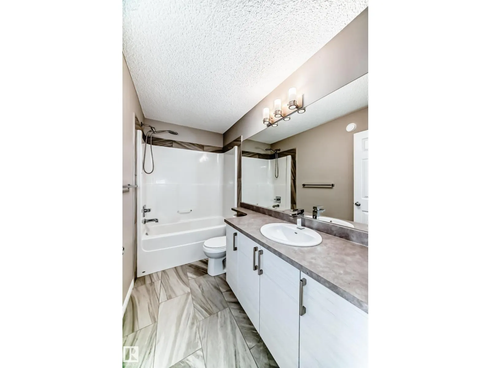 2271 PRICE LN SW