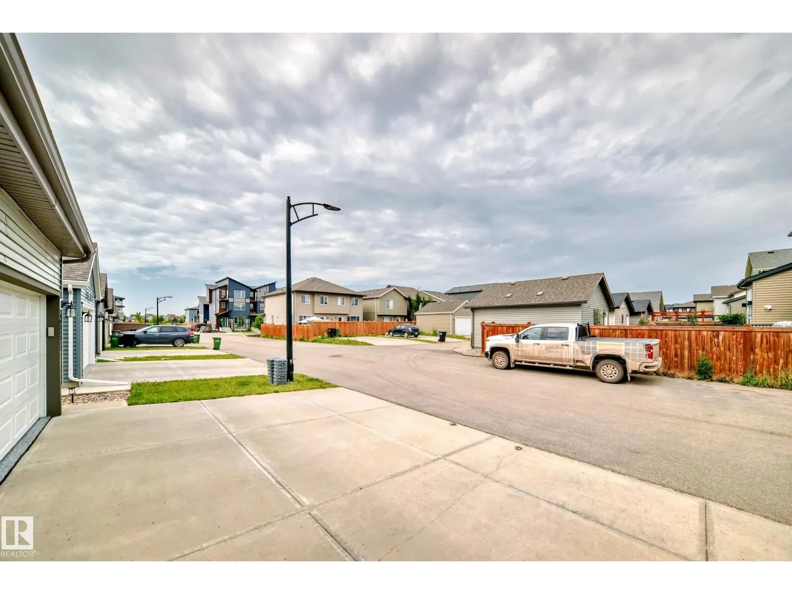 2271 PRICE LN SW