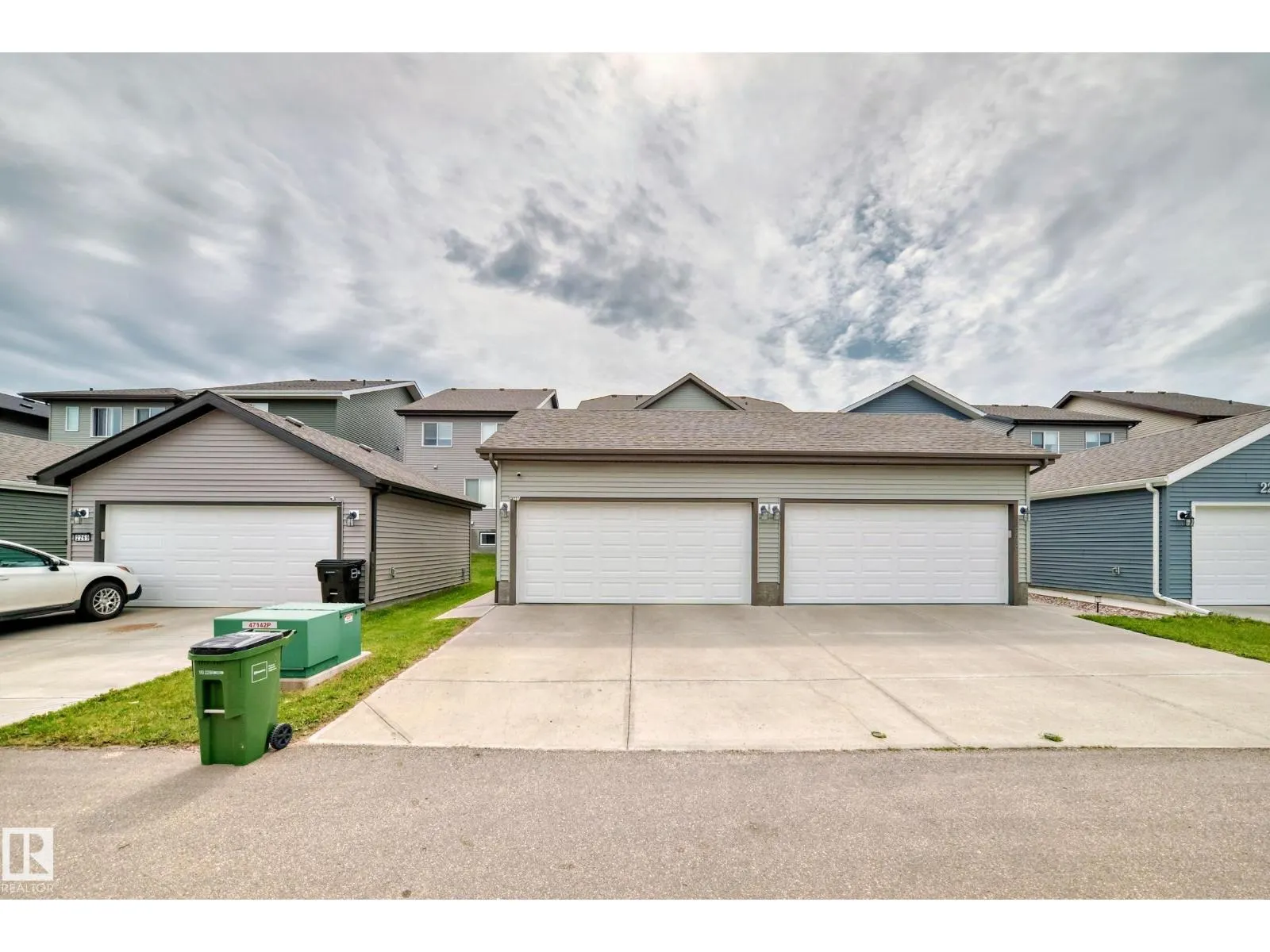 2271 PRICE LN SW