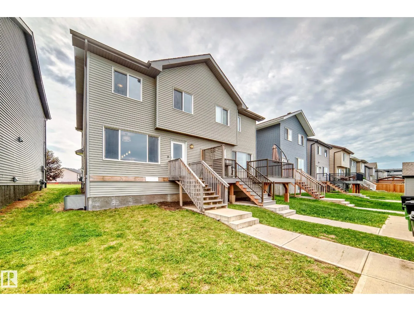 2271 PRICE LN SW