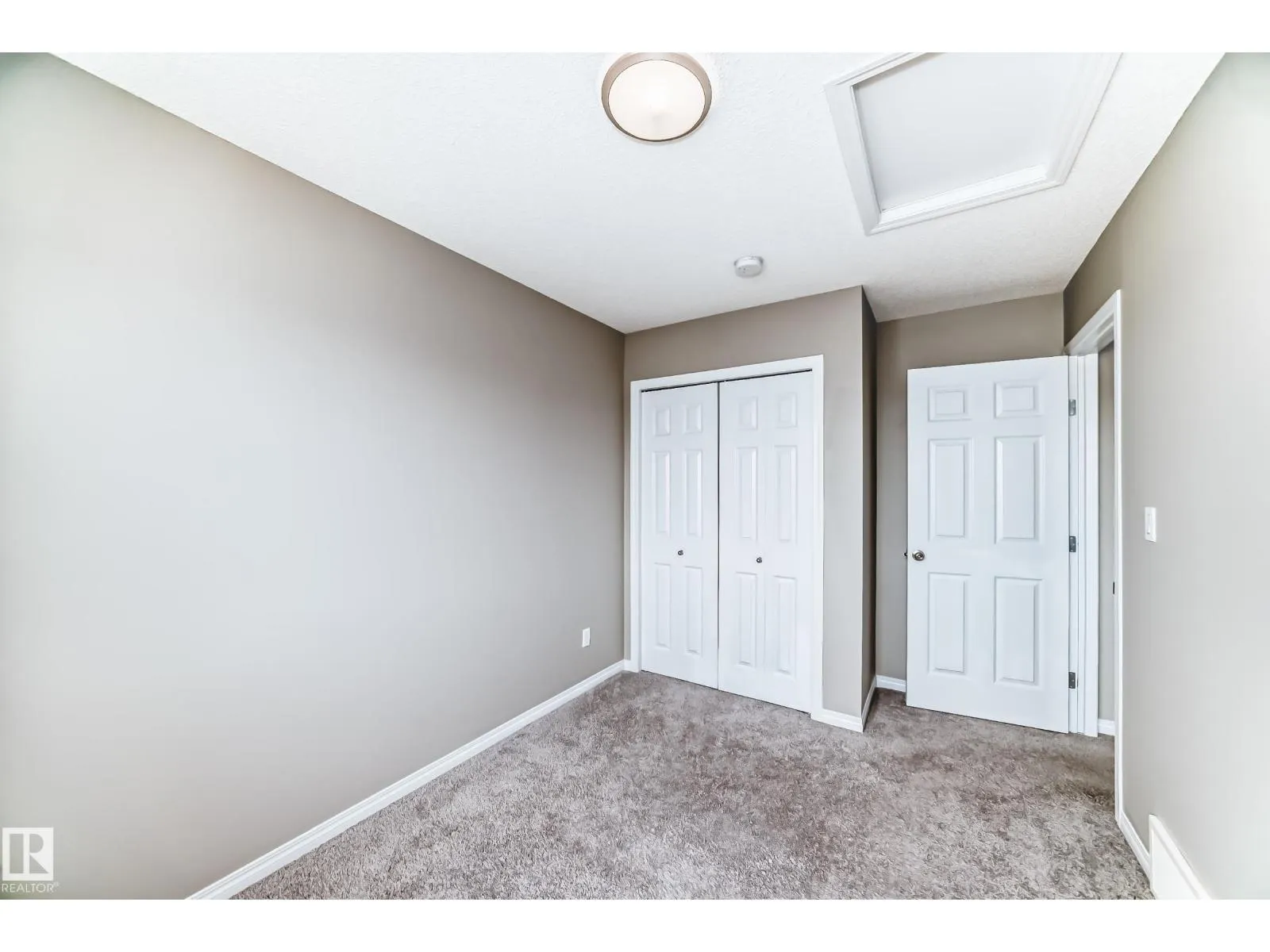 2271 PRICE LN SW