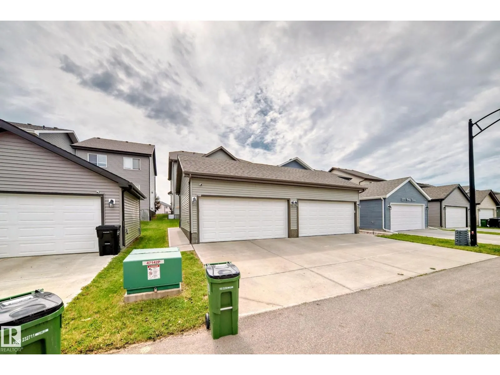 2271 PRICE LN SW
