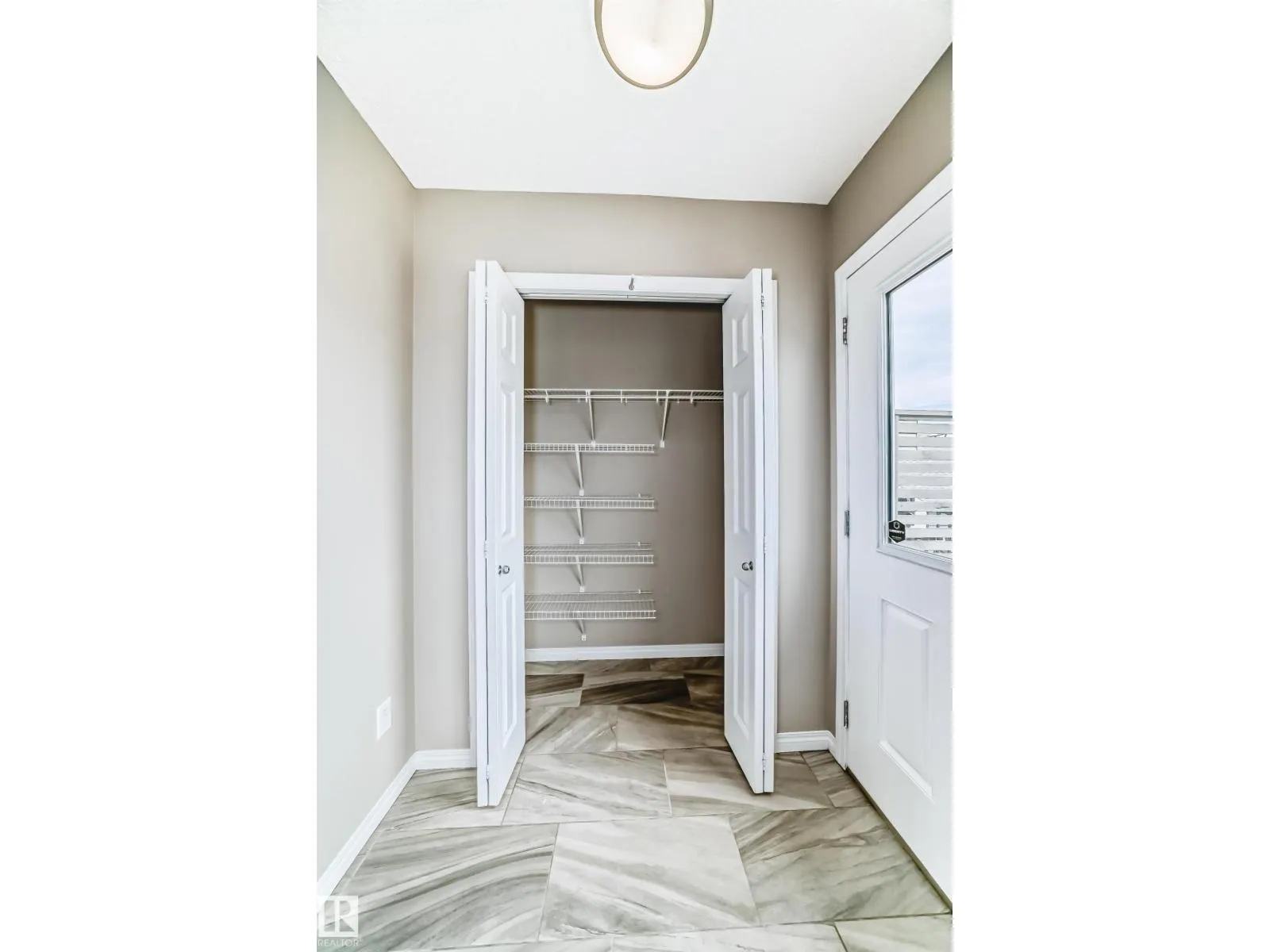 2271 PRICE LN SW