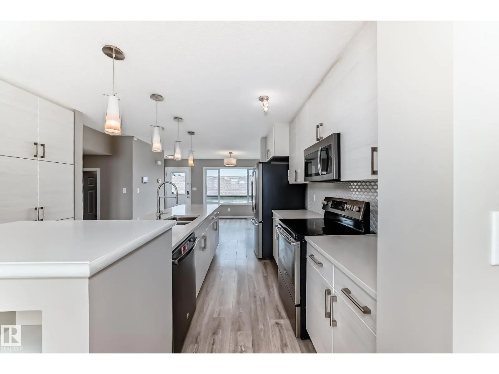 2271 PRICE LN SW