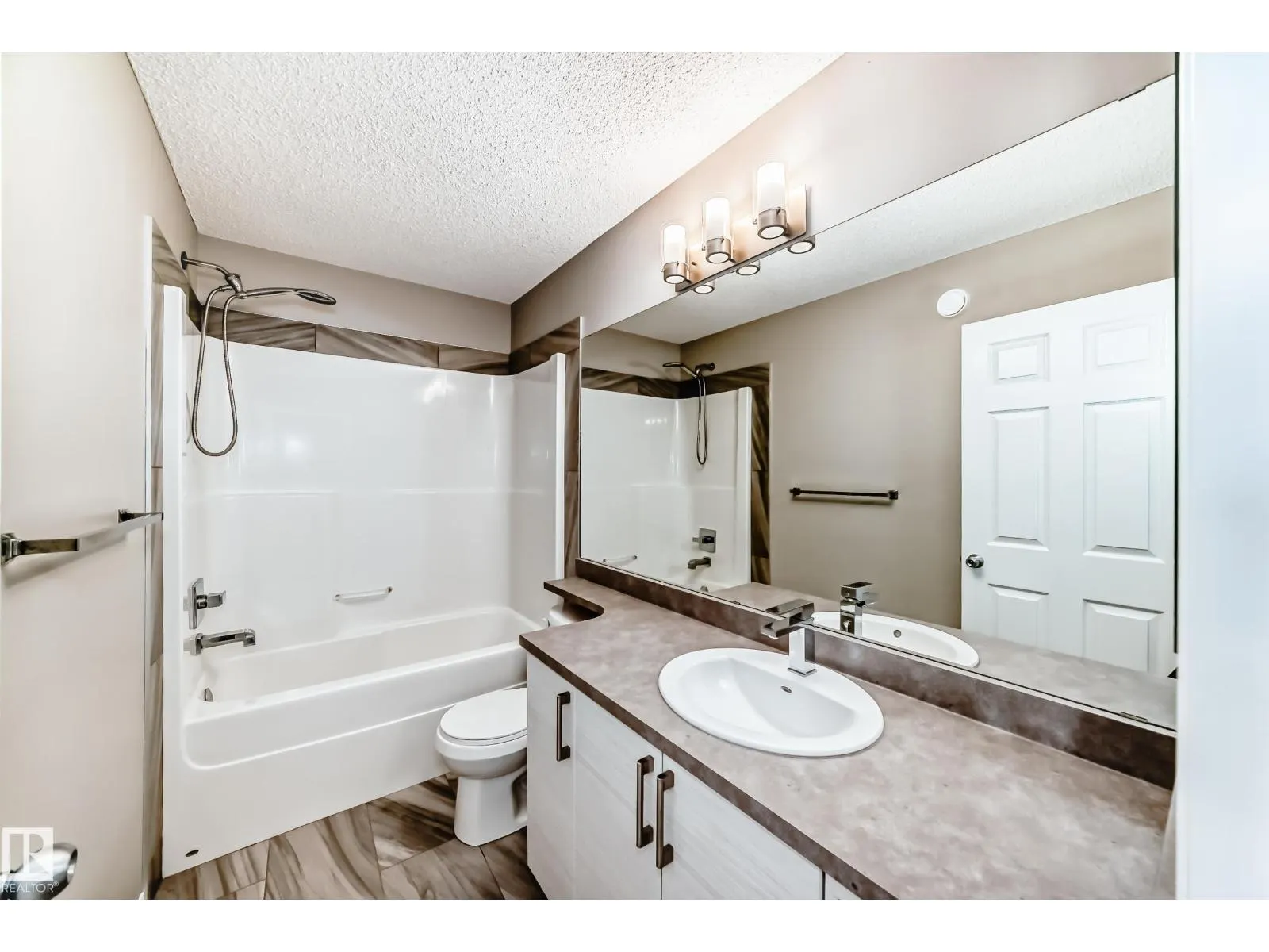 2271 PRICE LN SW