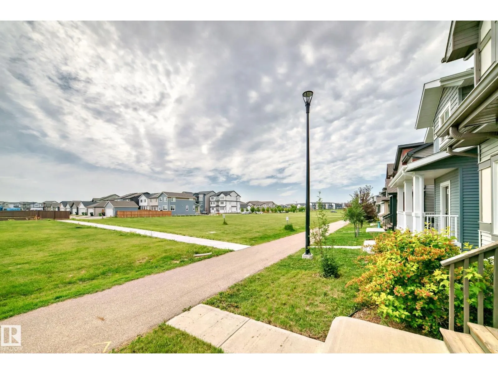 2271 PRICE LN SW