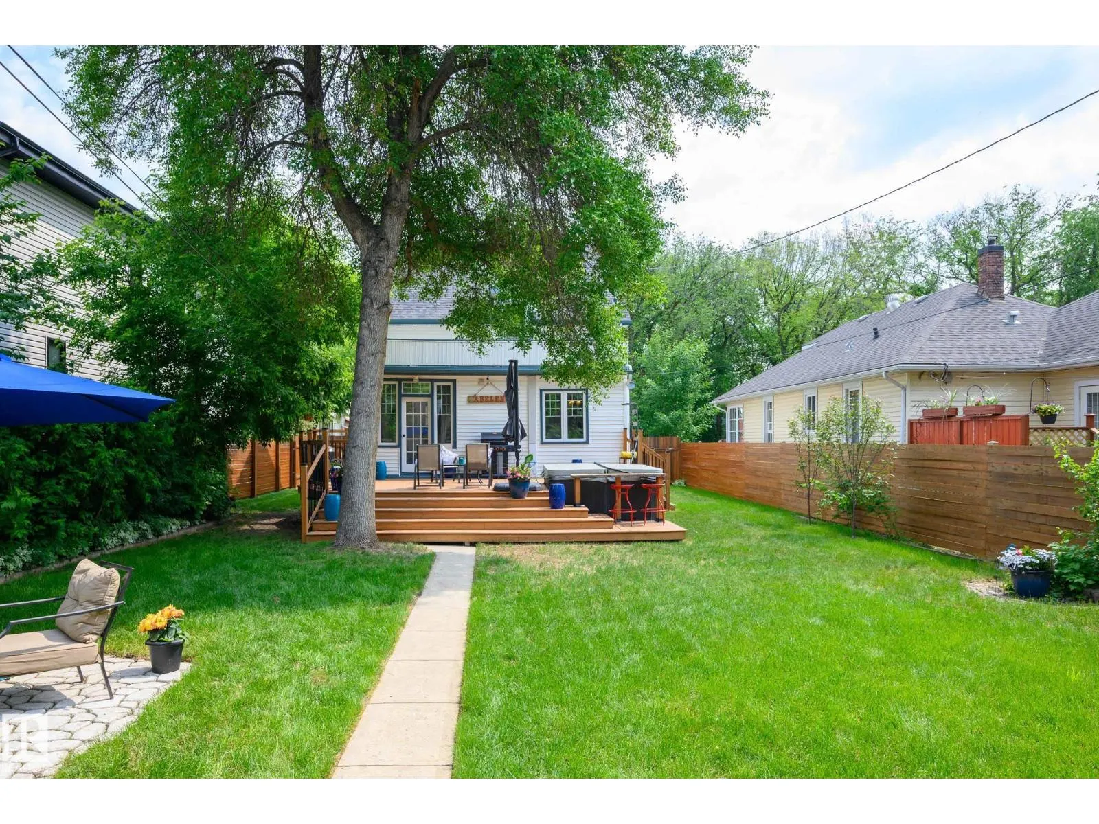 11118 125 ST NW NW