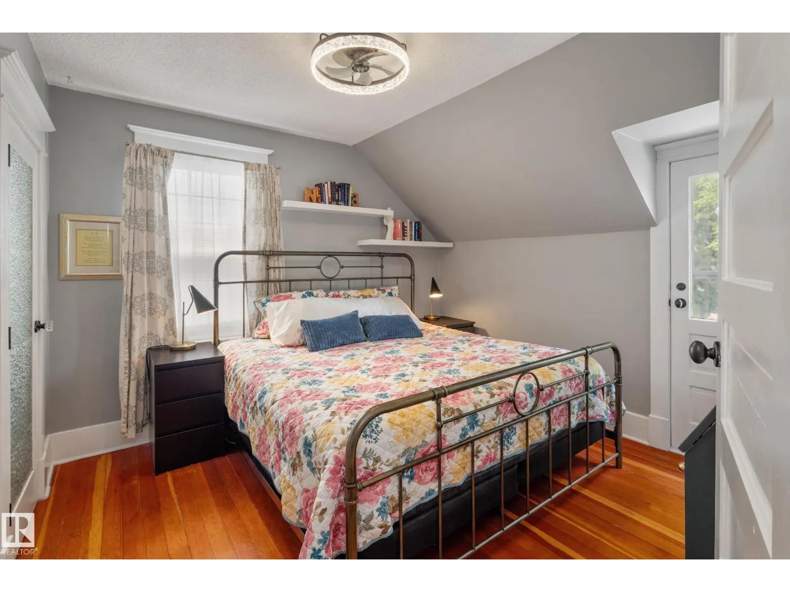 11118 125 ST NW NW