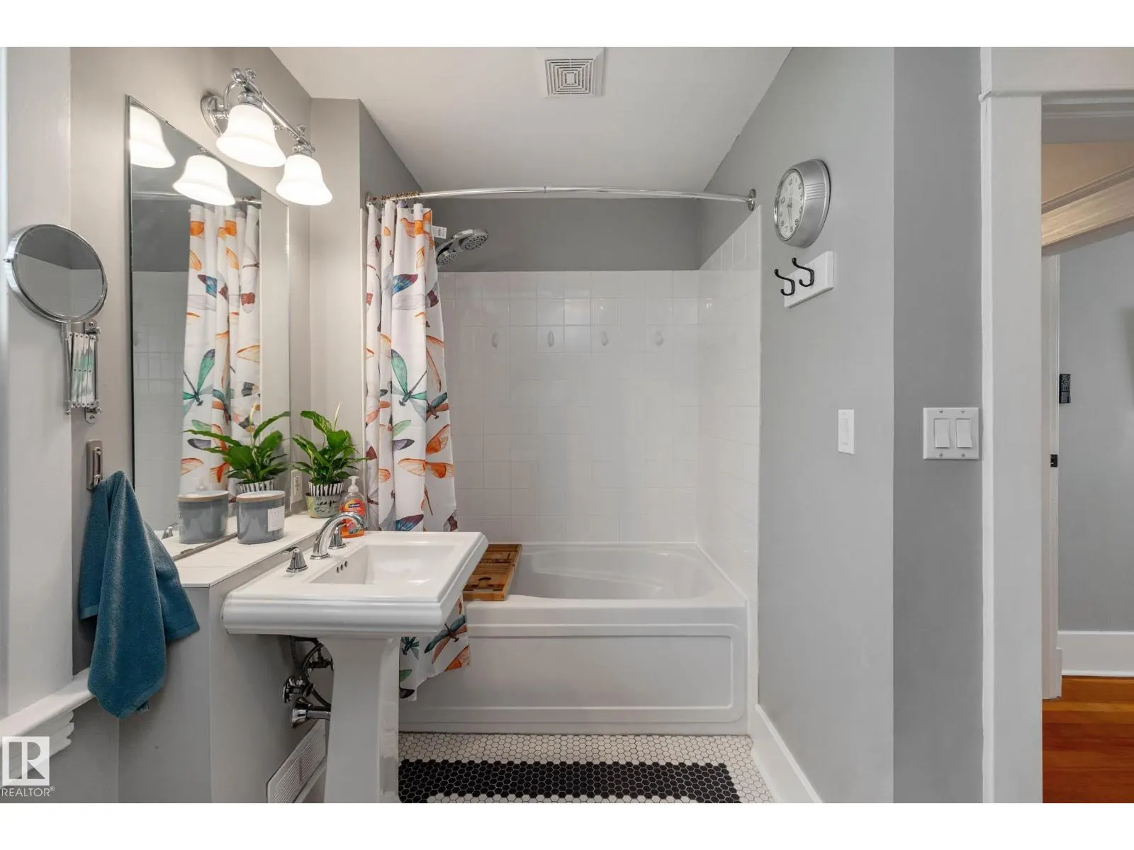 11118 125 ST NW NW