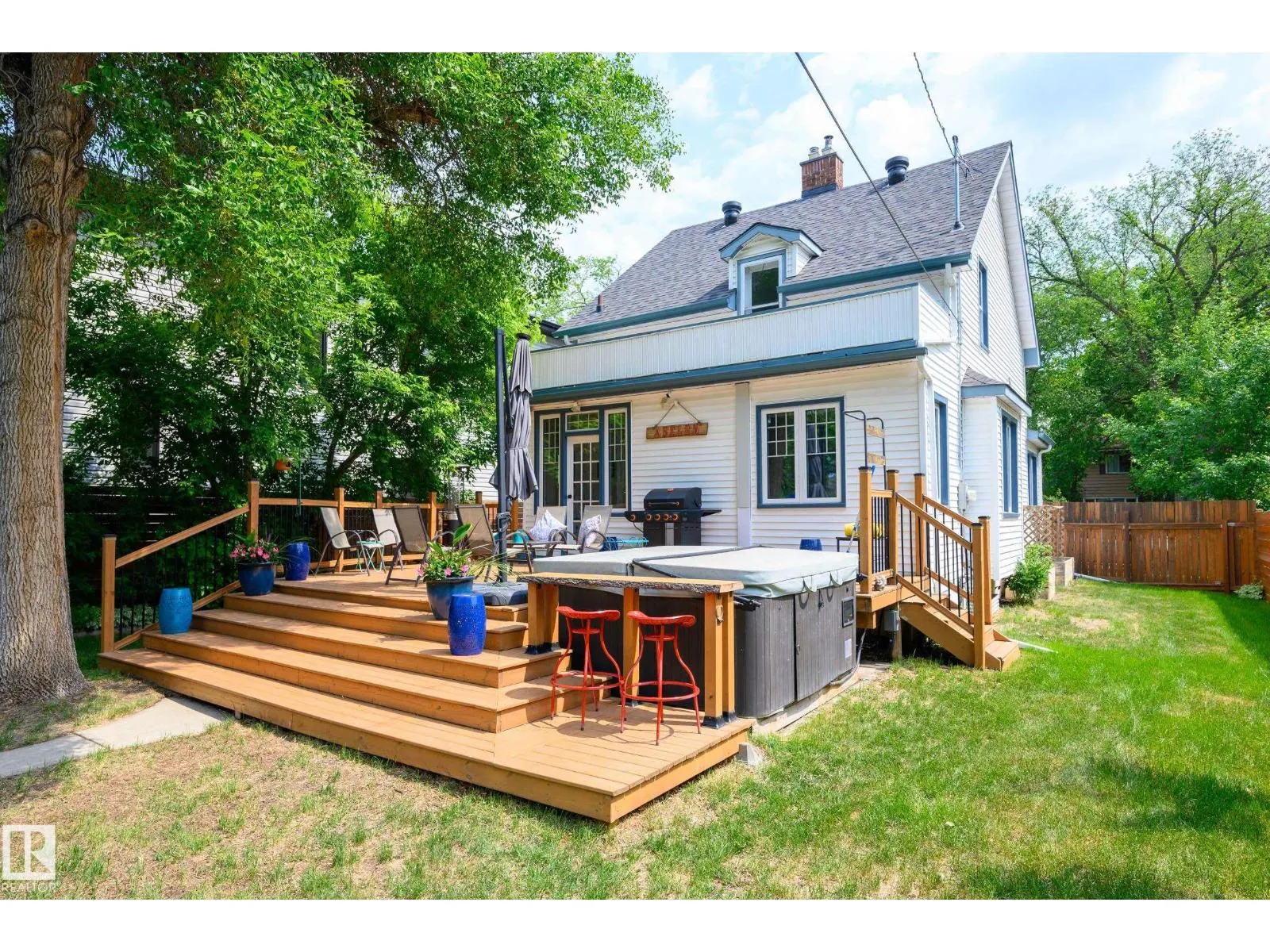 11118 125 ST NW NW
