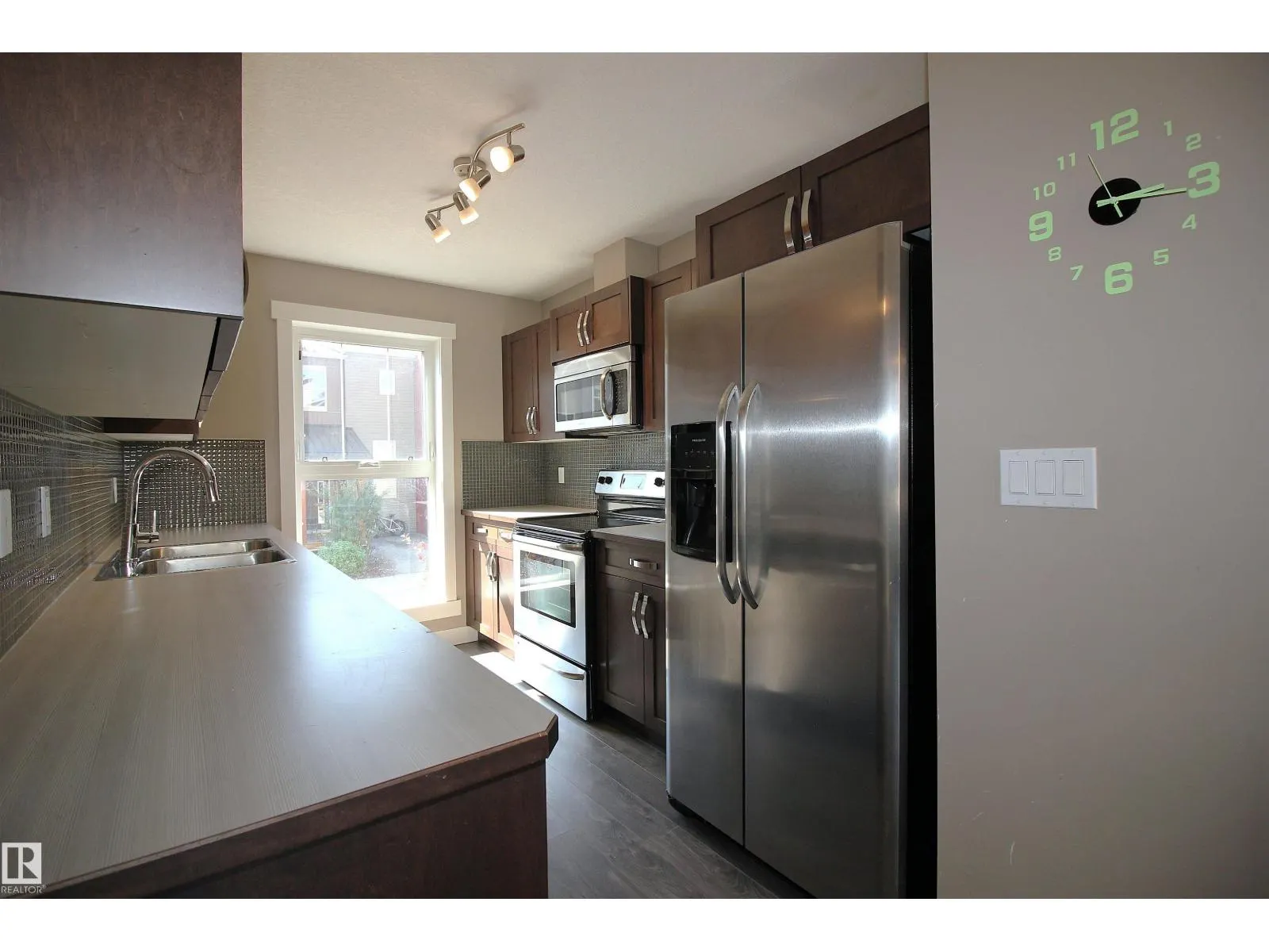 #281 401 SOUTHFORK DR