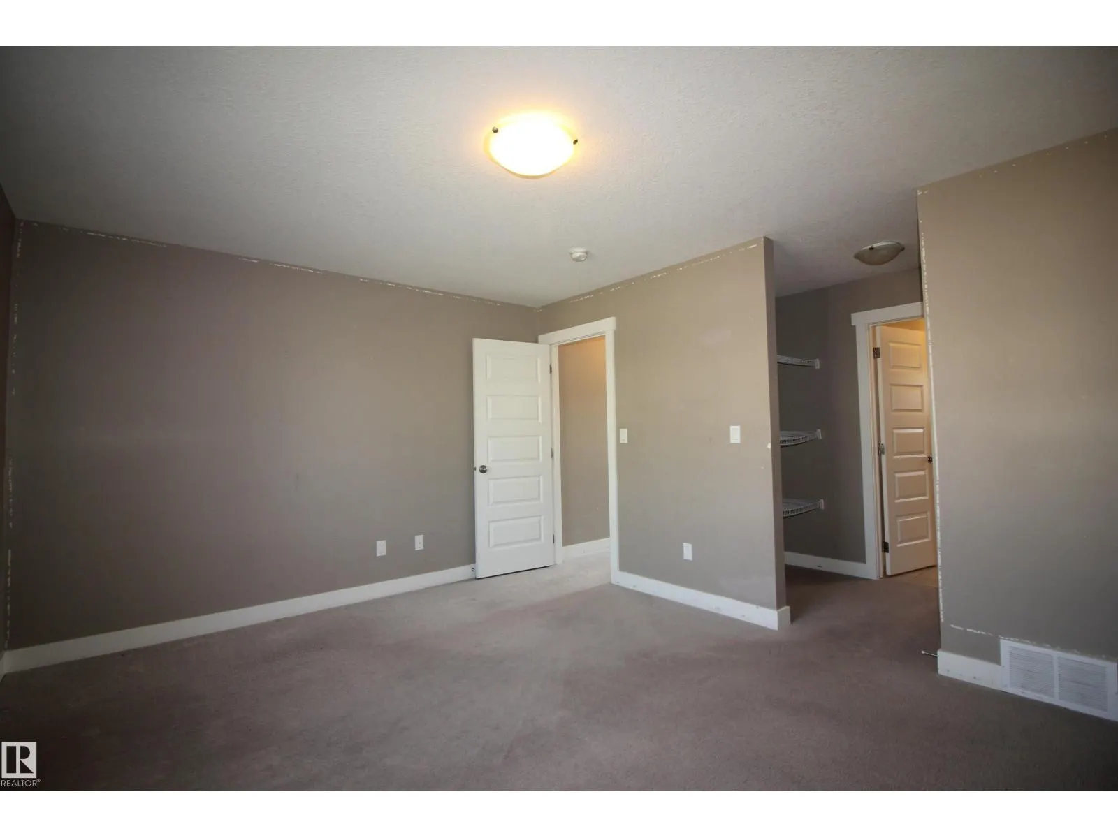 #281 401 SOUTHFORK DR