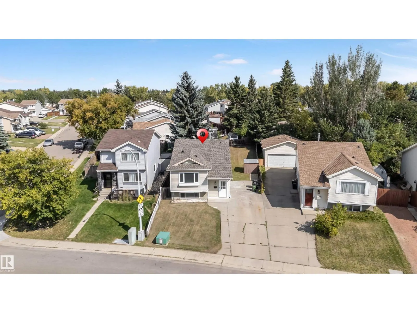 4616 32 AV NW