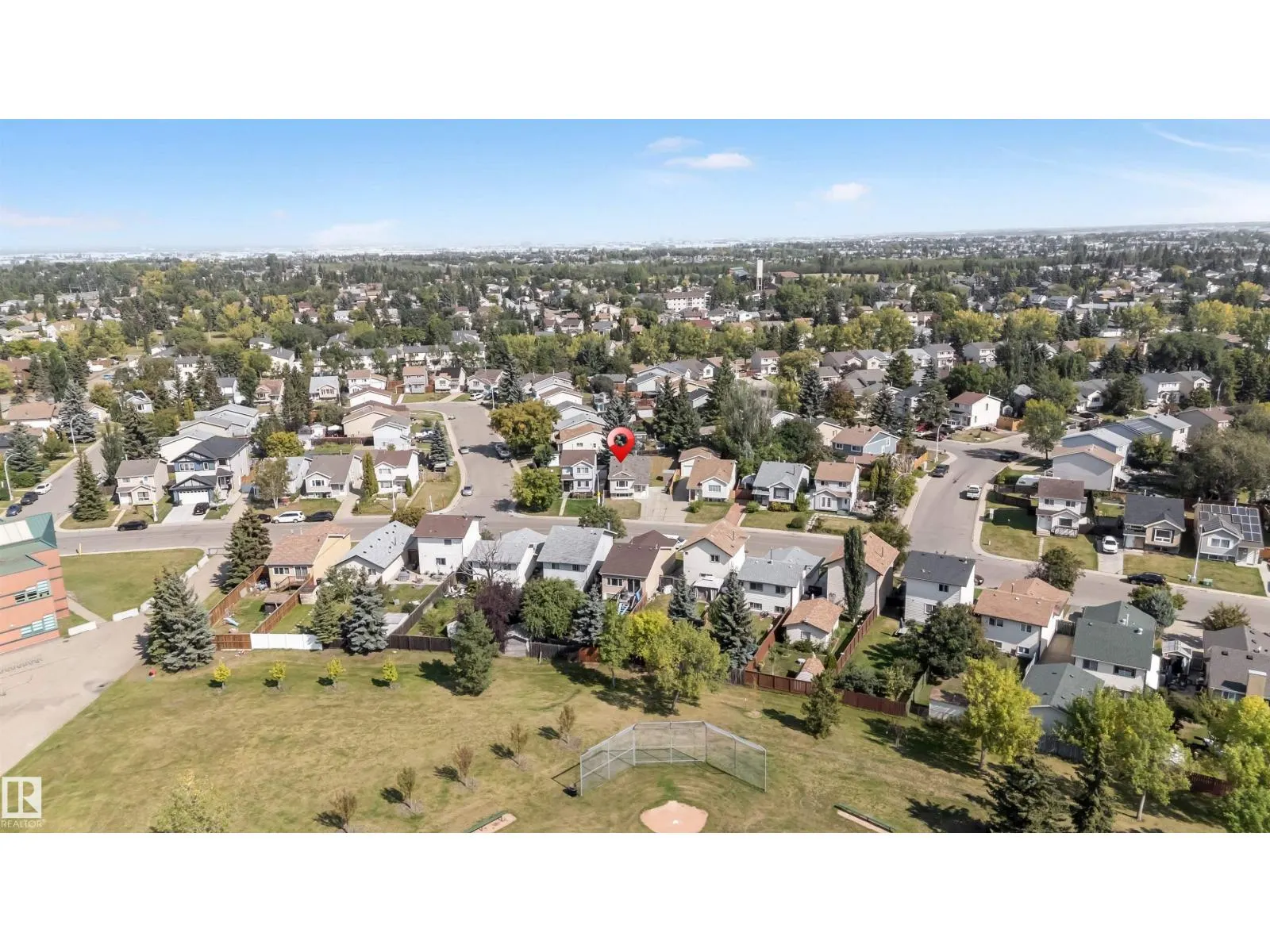 4616 32 AV NW